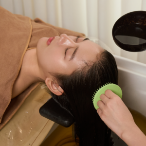 Gội đầu thải độc Ngải Cứu